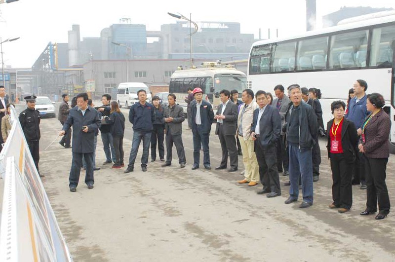 2012年4月10日，河南省人大代表观摩团来我公司观摩考察